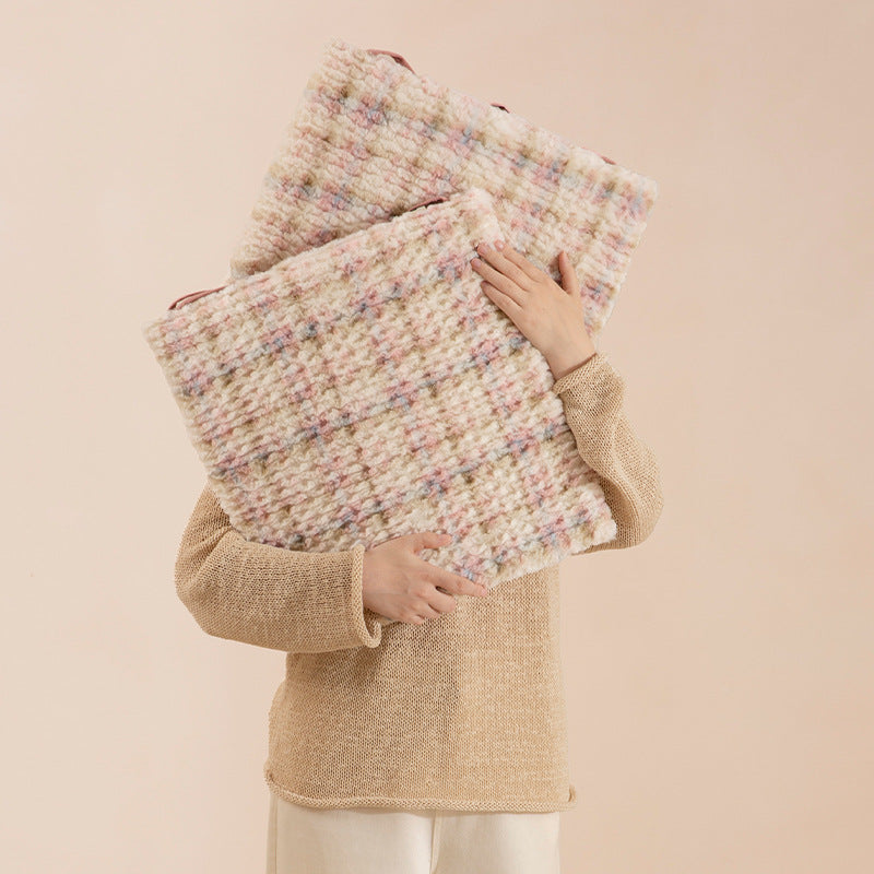 Square bouclé shoulder bag with fine straps Stornfield