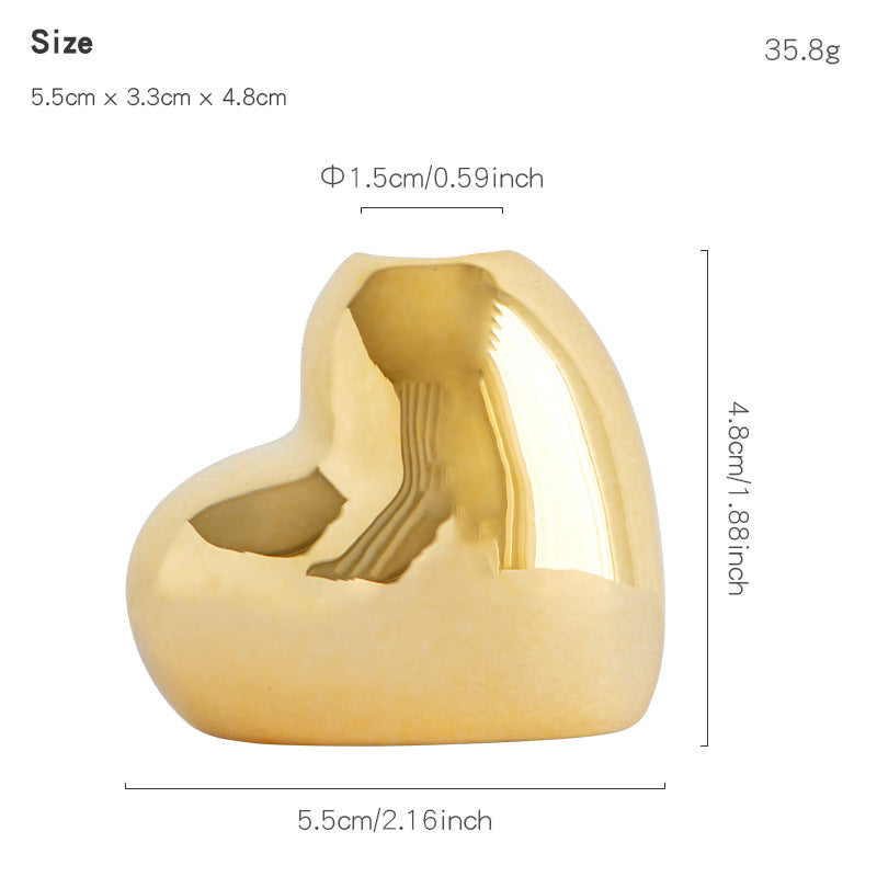 Elegant Decorative Heart Figure Stornfield