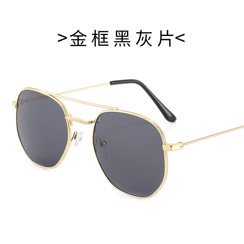 Ladies sunglasses with oval frame and protective gradient lens Stornfield