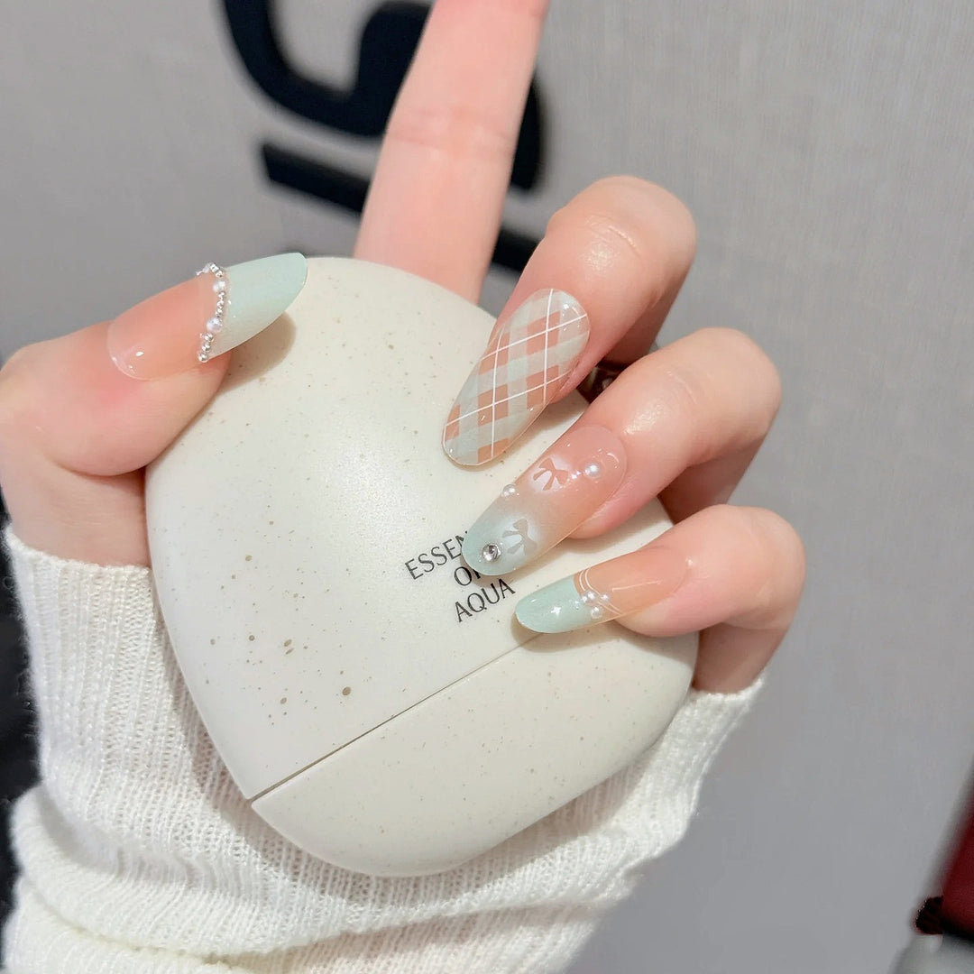 Decorative Press-On Nail Art Set Stornfield