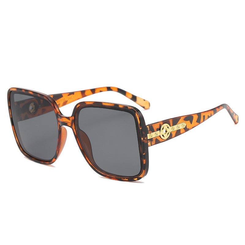 Women's fashionable square sunglasses with luxurious details Stornfield