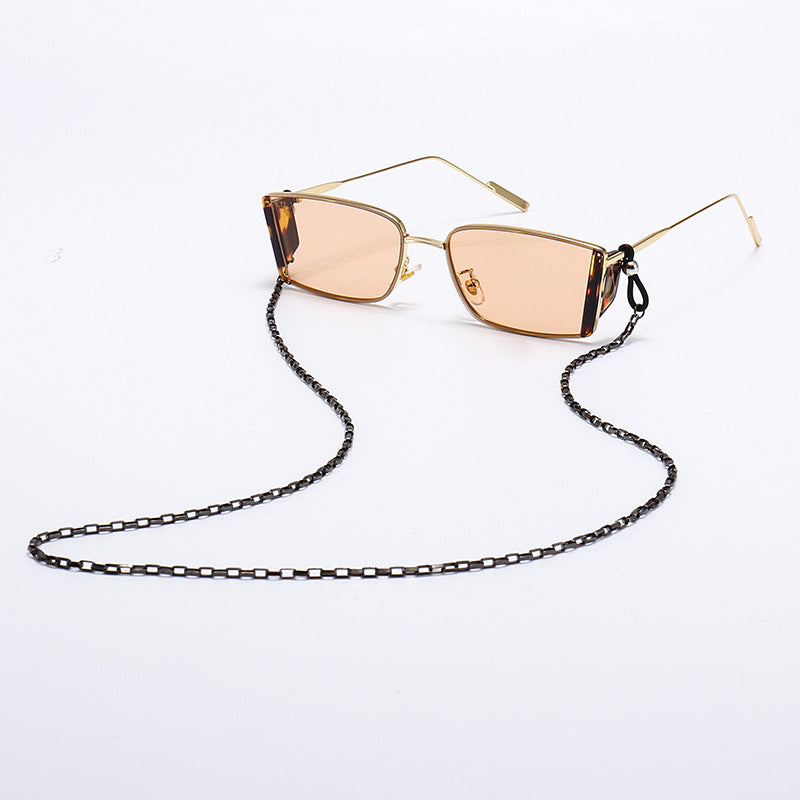 Fashionable Eyewear with Stylish Chain Stornfield