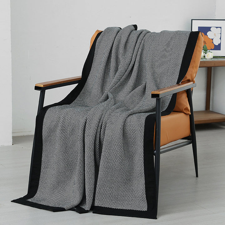 Women's Elegant Snuggle Blanket made of Soft Knit with Geometric Pattern Stornfield