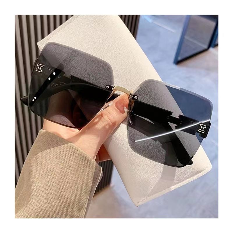 Oversized Square Fashion Sunglasses Stornfield