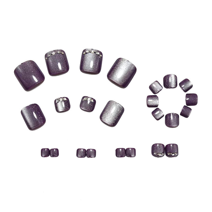 Artificial nails with glamorous rhinestone accents Stornfield