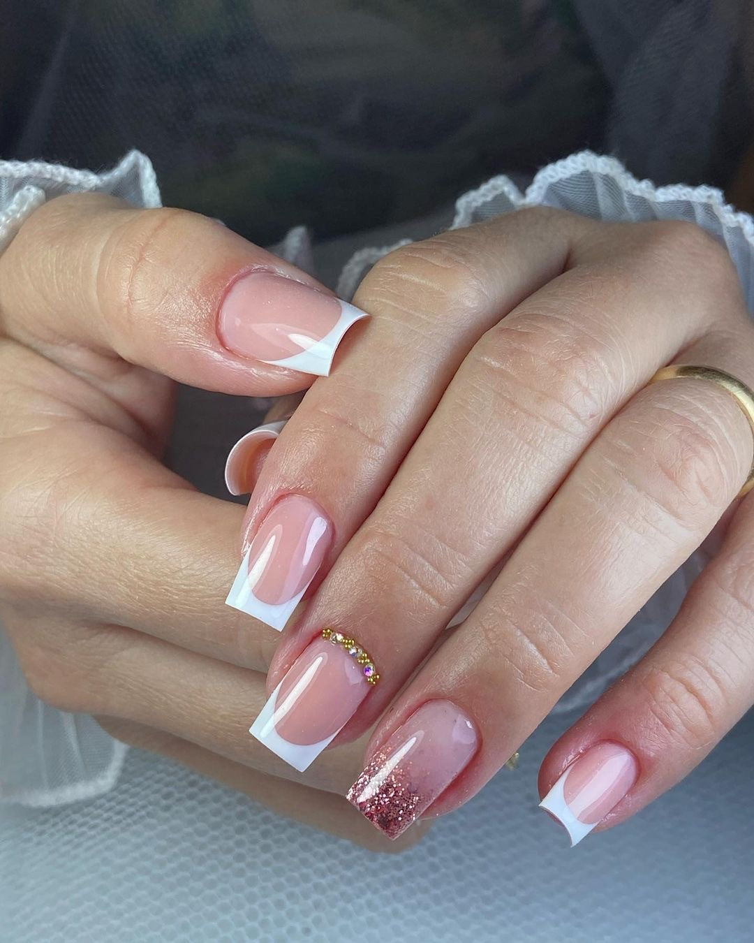 Glamorous Art Nails Stornfield