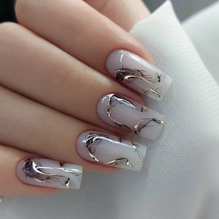 Artificial nails in an elegant minimalist style Stornfield