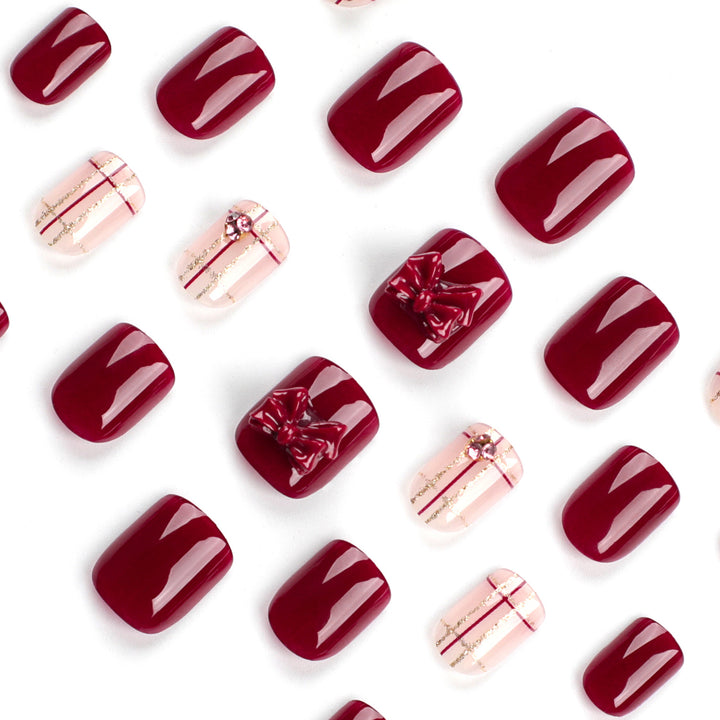 Artful nail decoration with elegant details Stornfield