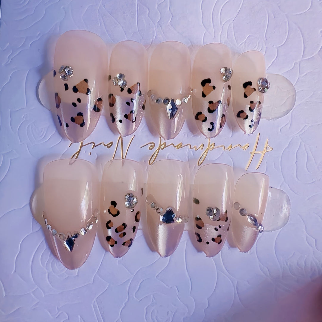 Unique Articulated Press-On Nail Set Stornfield