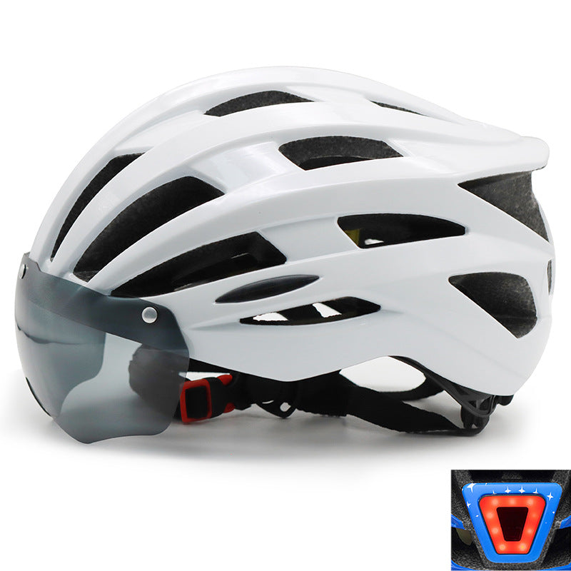 Bicycle helmet with integrated visor and innovative ventilation system Stornfield
