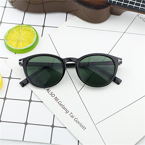 Women's fashionable round sunglasses with elegant plastic frame Stornfield
