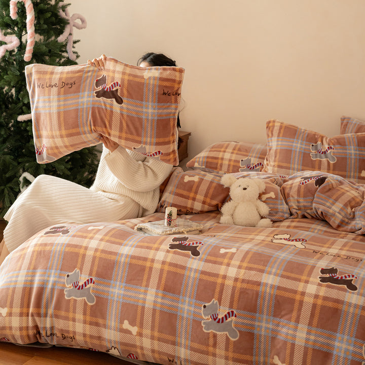 Children's bedding set made of cozy flannel with checked animal faces print and zipper