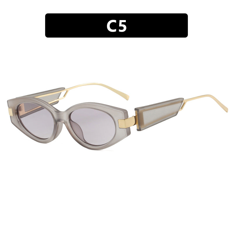Ladies elegant Cat-Eye sunglasses with gold accents Stornfield