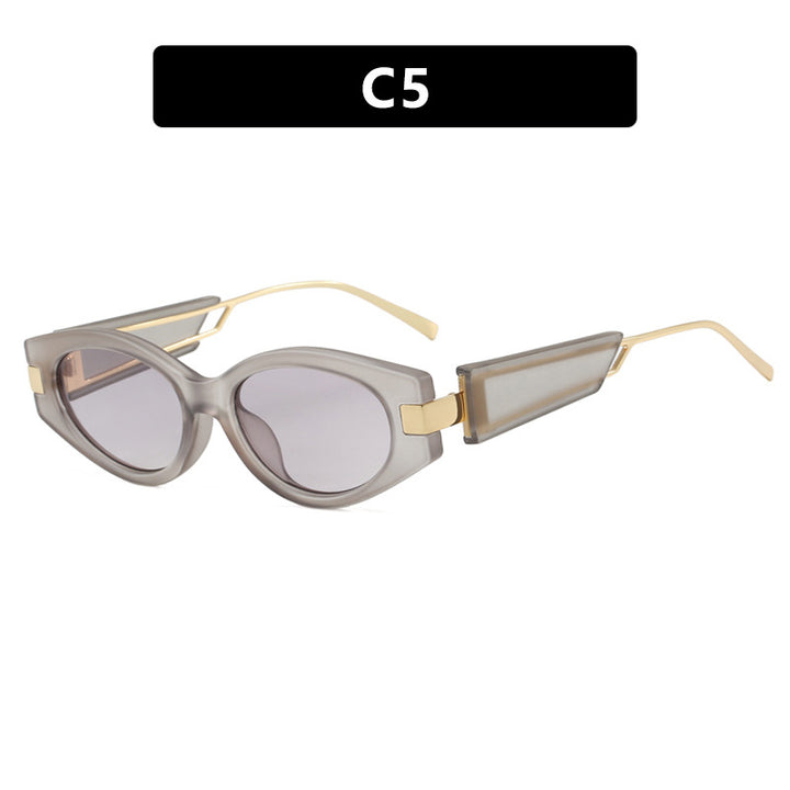 Ladies elegant Cat-Eye sunglasses with gold accents Stornfield