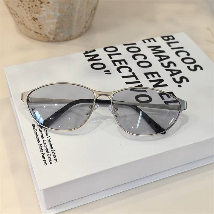Fashionable Metal Sunglasses in Modern Design Stornfield