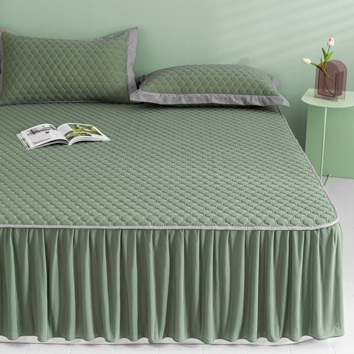 Quilted mattress topper complete set with elastic bed skirt and pillowcases