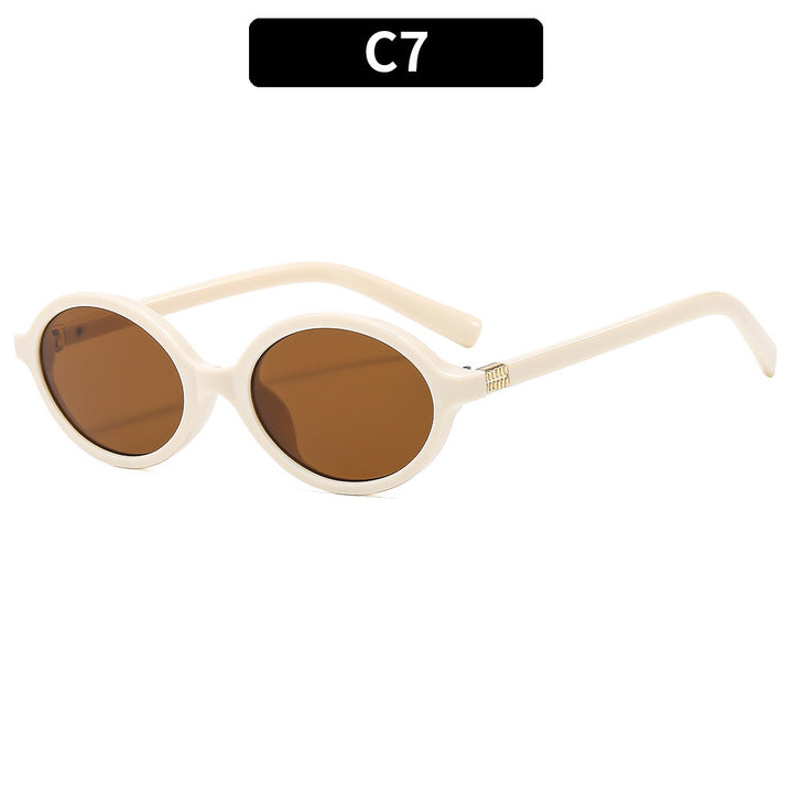 Elegant Vintage-Inspired Round Sunglasses Stornfield