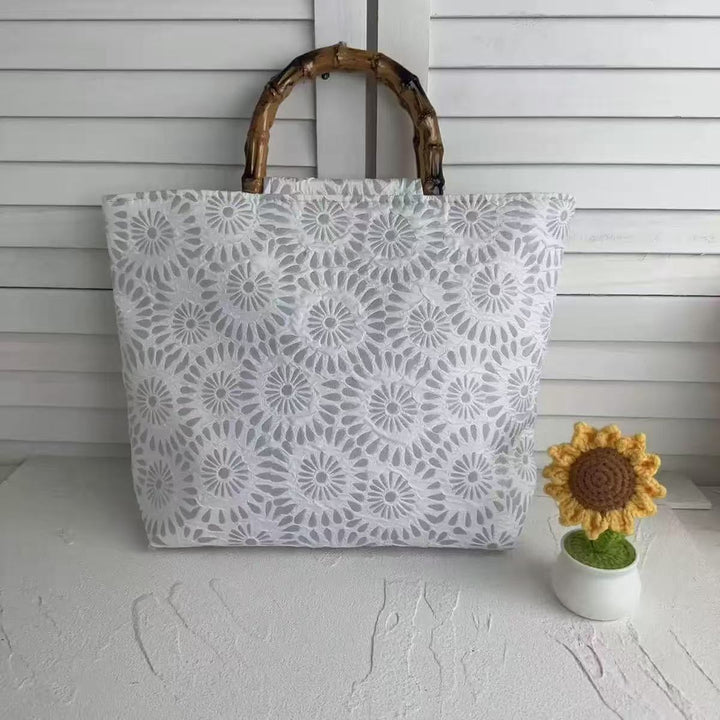 Exclusive and handcrafted beach bag with bamboo handles Stornfield
