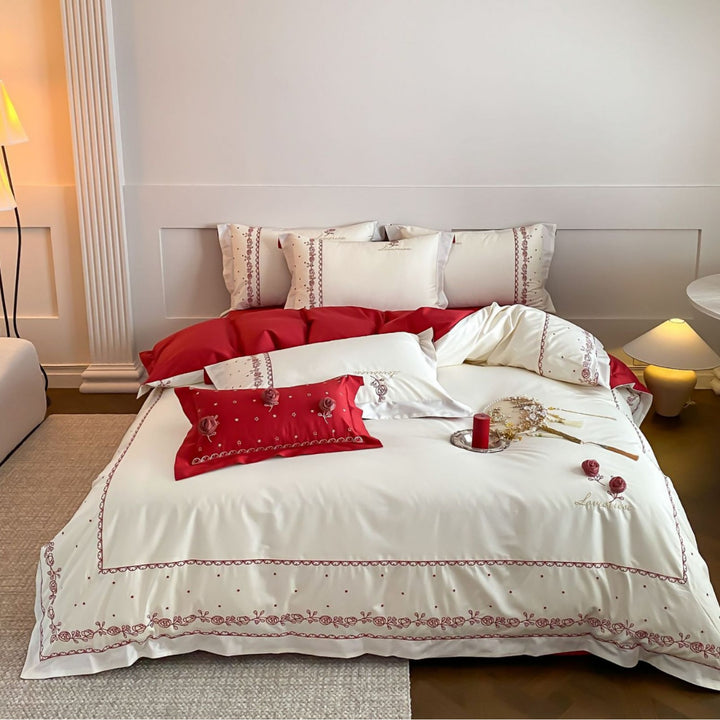 Embroidered duvet cover set made of cotton satin with 3D rose appliqués and decorative border