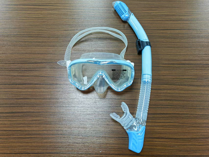 Diving mask with anti-fog technology and wide field of vision Stornfield