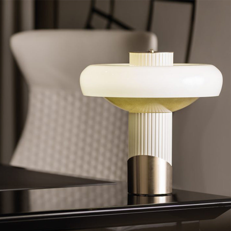 Elegant Retro Table Lamp