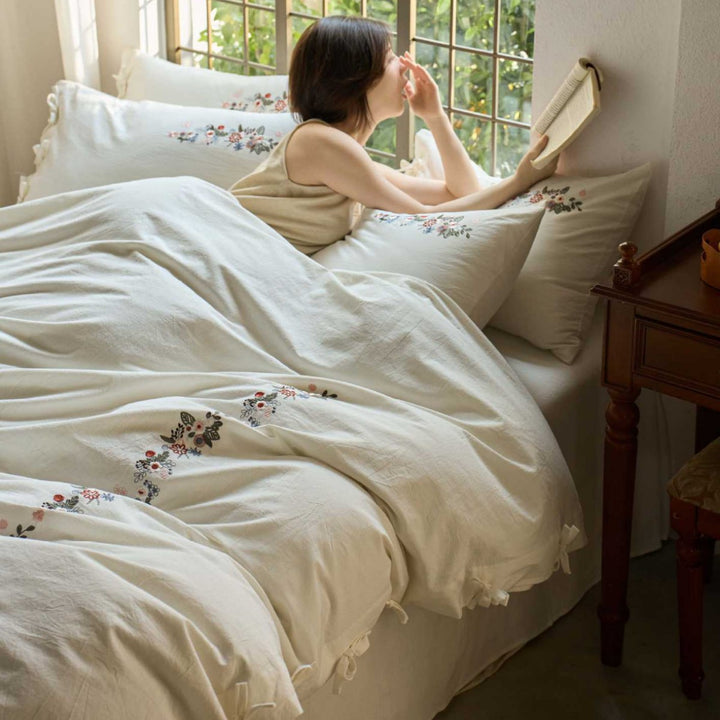 Embroidered Cotton-Linen Duvet Cover Set with Delicate Floral Border and Tie-Trim Shams
