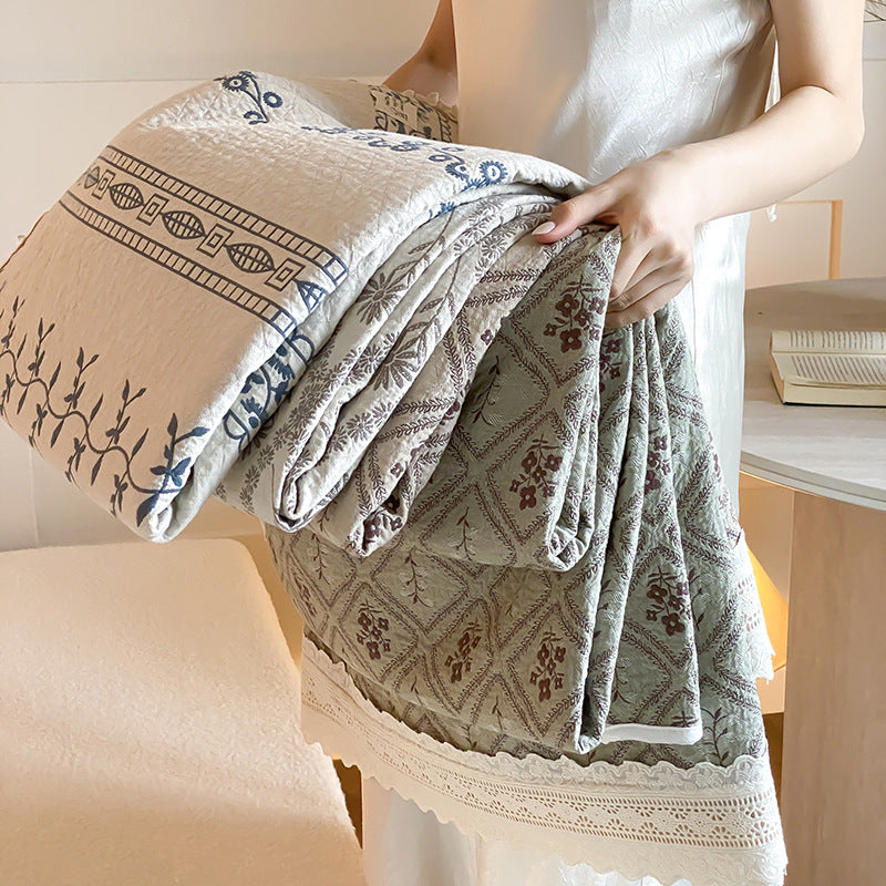 Quilted Cotton-Lace Trimmed Diamond Matelassé Bedspread with Matching Shams