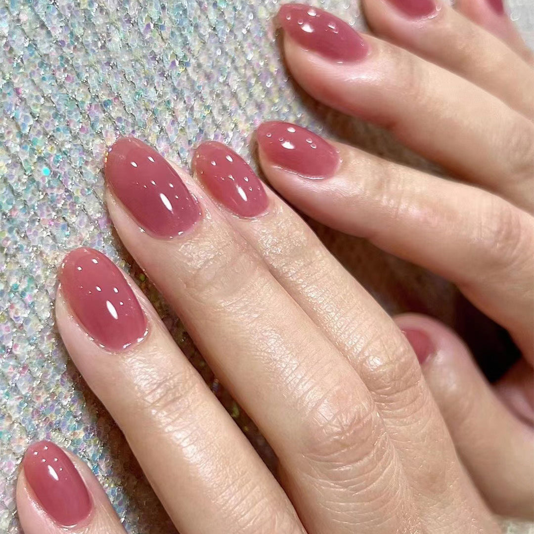 Elegant Nail Art with Gloss Finish Stornfield