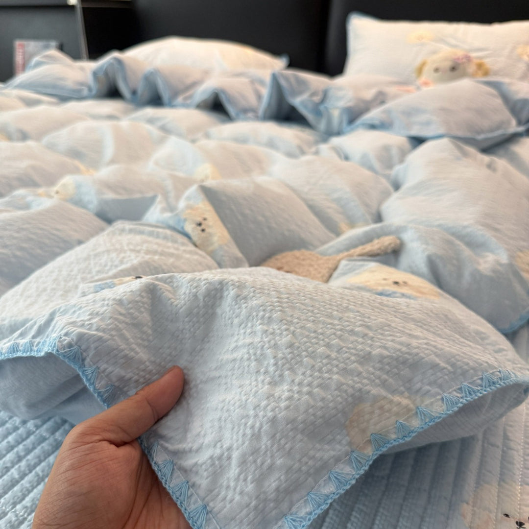 Quilted Floral Pattern Comforter Set