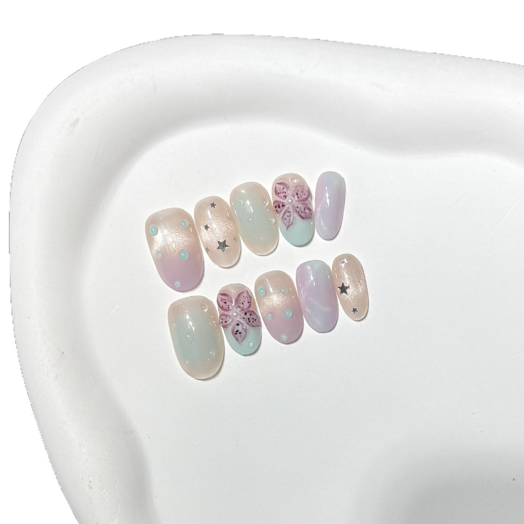 Floral-Inspired Press-On Nail Art Set with Star Accents Stornfield