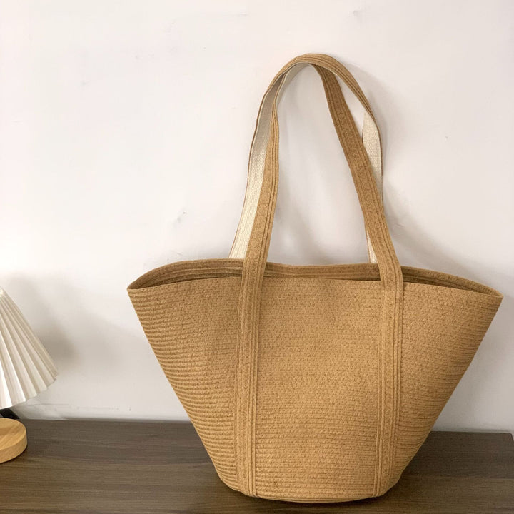Spacious shopping bag with structured design Stornfield