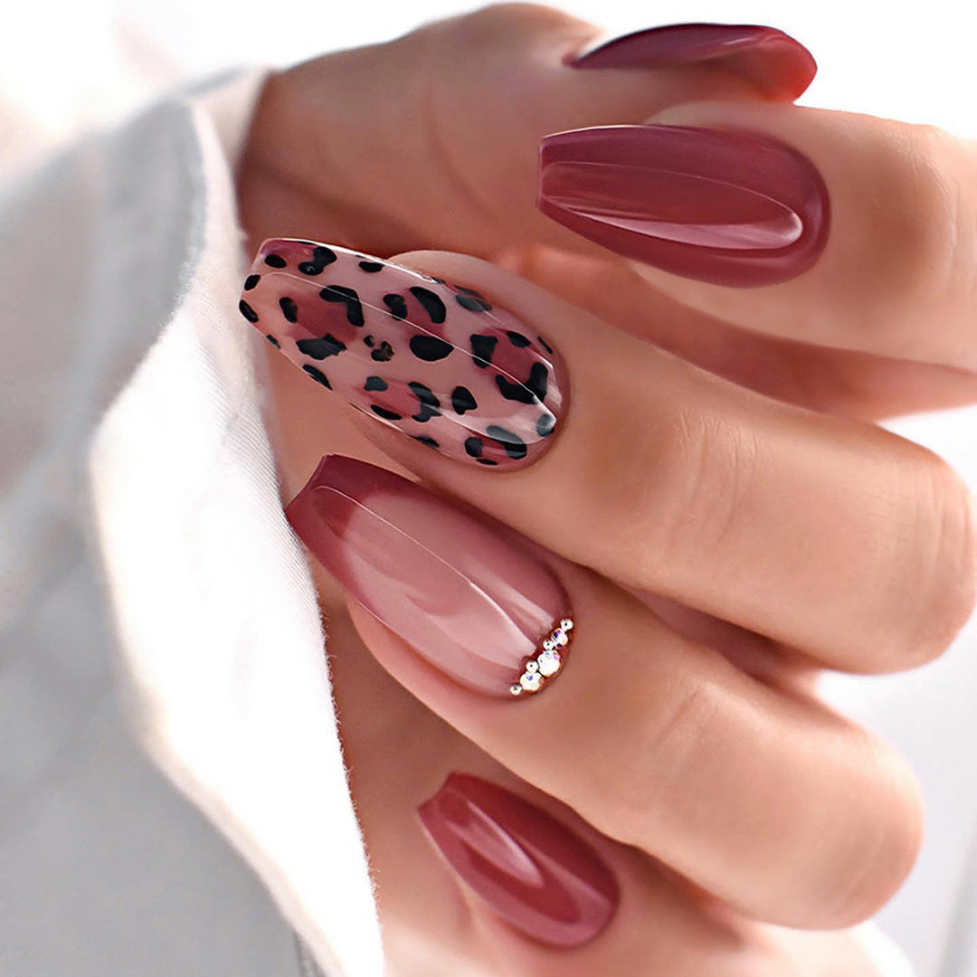 Decorative Press-On Nail Set with Stylish Leopard Accents Stornfield