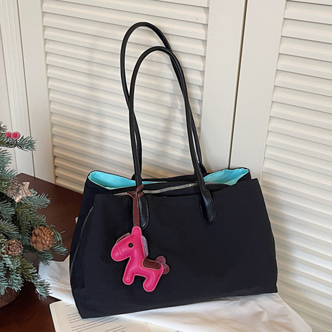 Elegant Tote Bag with Zipper and Practical Interior Pockets Stornfield