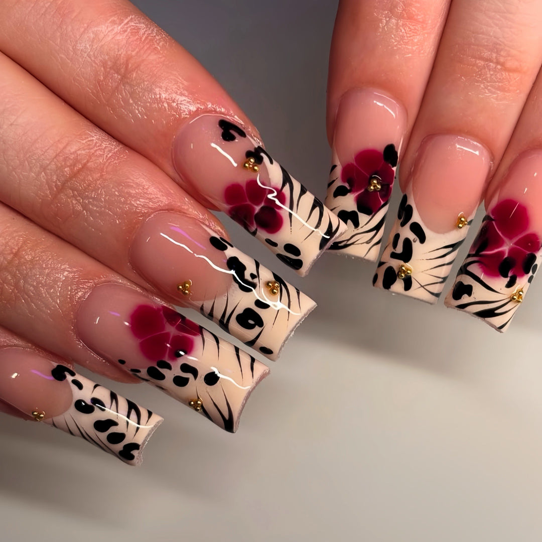 Artistic Floral Press-On Nail Art Stornfield