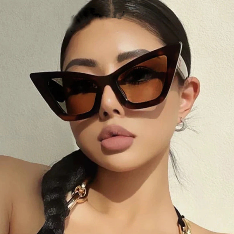 Women's Cat-Eye Sunglasses with Unique Wave Frame Stornfield