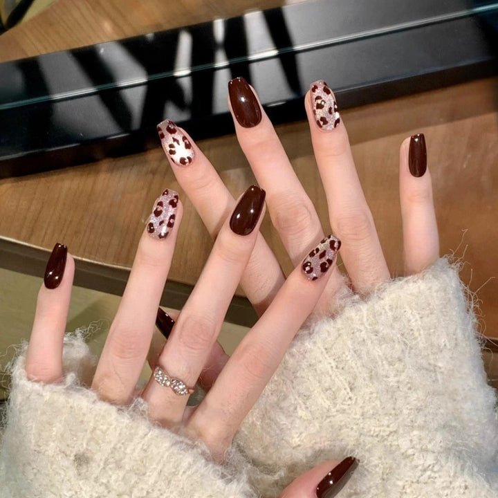 Elegant and Trendy Nail Set Stornfield