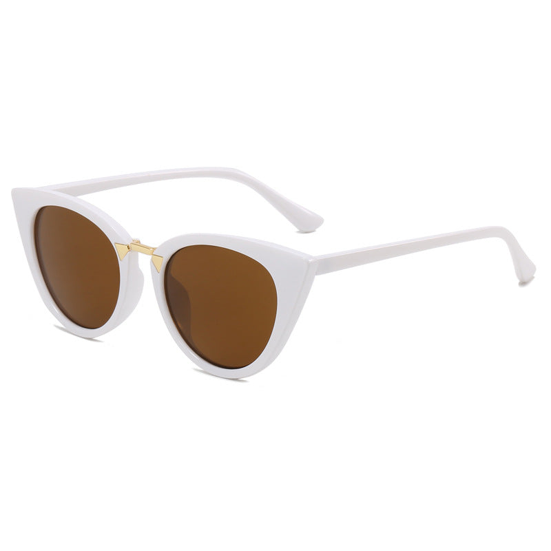Ladies Cat-Eye Sunglasses with Elegant Golden Detail Stornfield