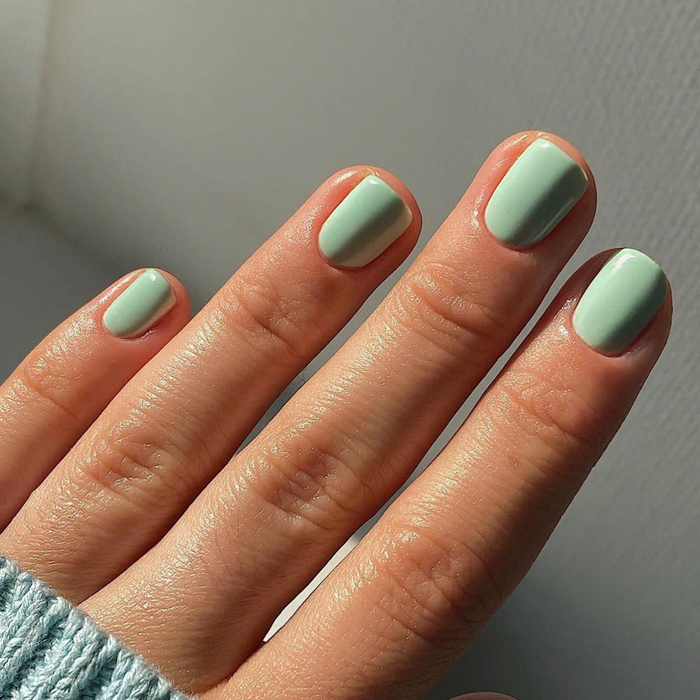 High-gloss nail art Stornfield