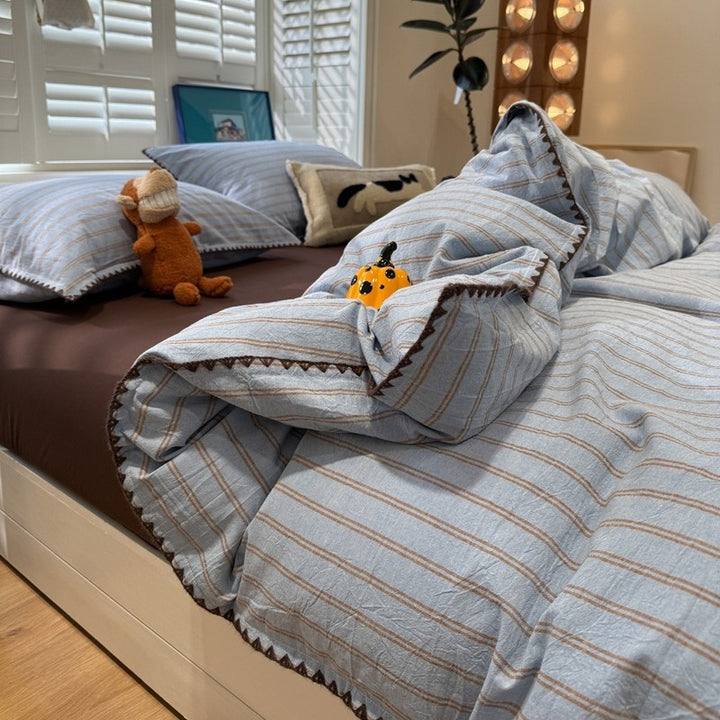 Lightweight Checkered Bedding Set