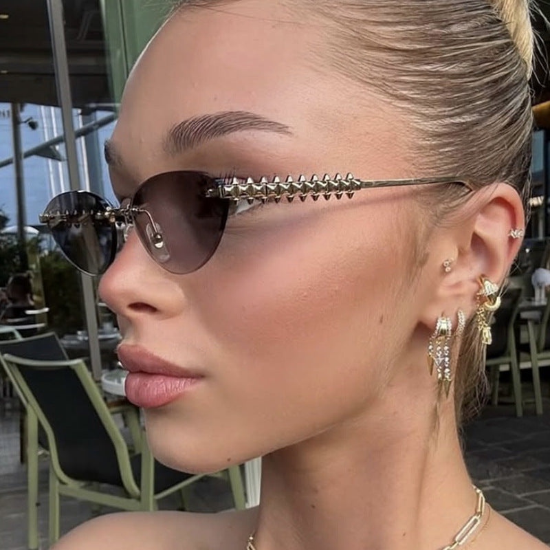 Women's sunglasses in modern, geometric design with stylish metal frame and UV protection Stornfield