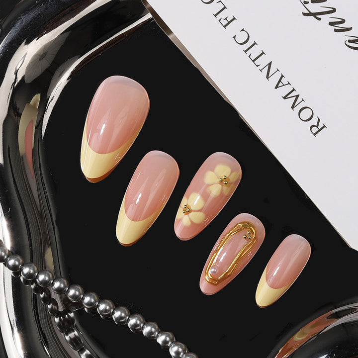 Elegant Floral Press-On Nail Set Stornfield