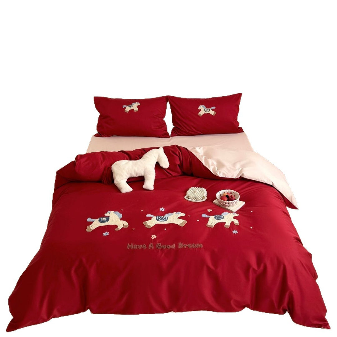 Bedding set with embroidered horse appliqués