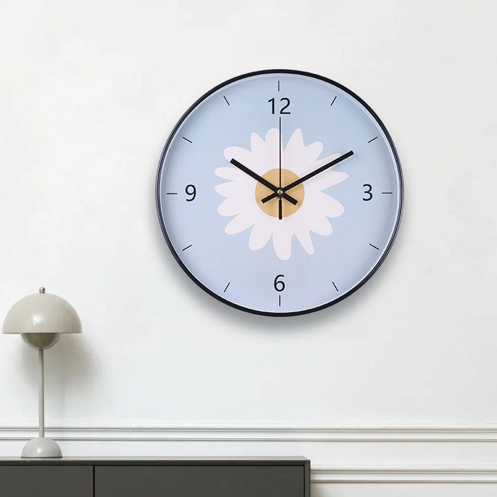 Wall clock with elegant leaf pattern Stornfield
