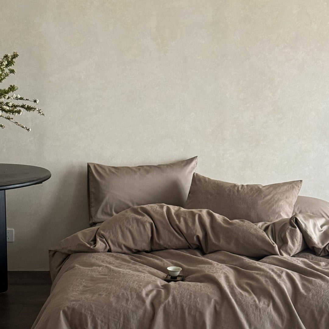 Elegant bed linen set made of cotton satin with embossed fan relief