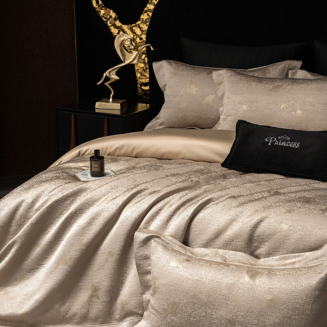 Luxurious satin bedding set with structured crocodile embossing and hotel closure