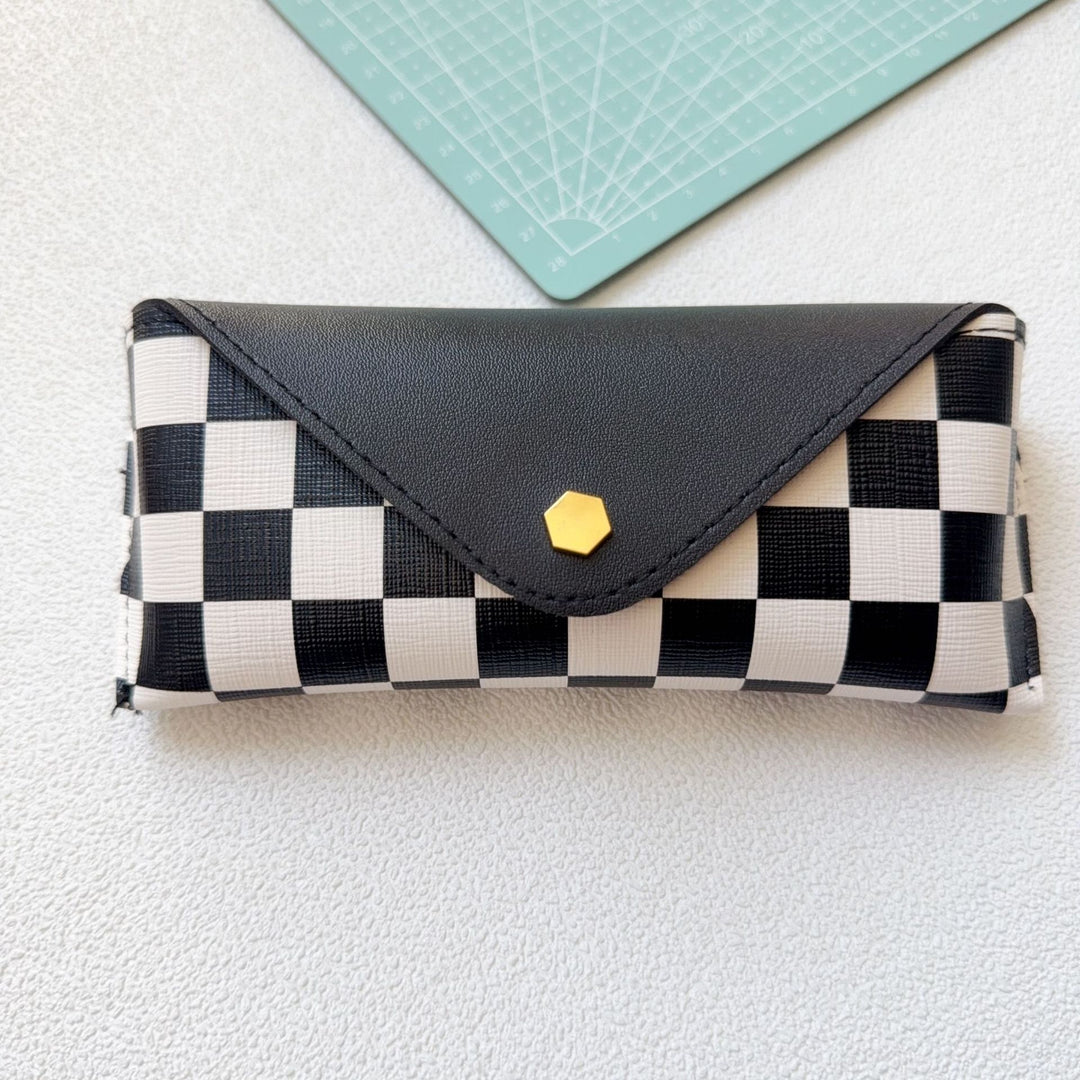 Checkered Pattern Eyewear Case Stornfield
