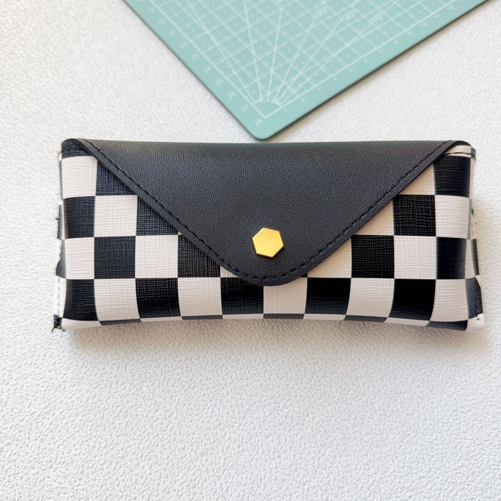 Checkered Pattern Eyewear Case Stornfield