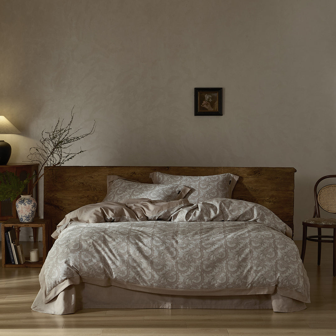 Floral Cotton-Linen Bedspread Set with Chambray Trim