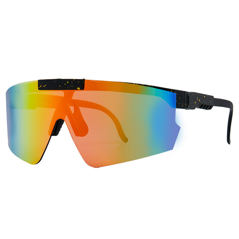Women's sport sunglasses in modern design with large lenses Stornfield