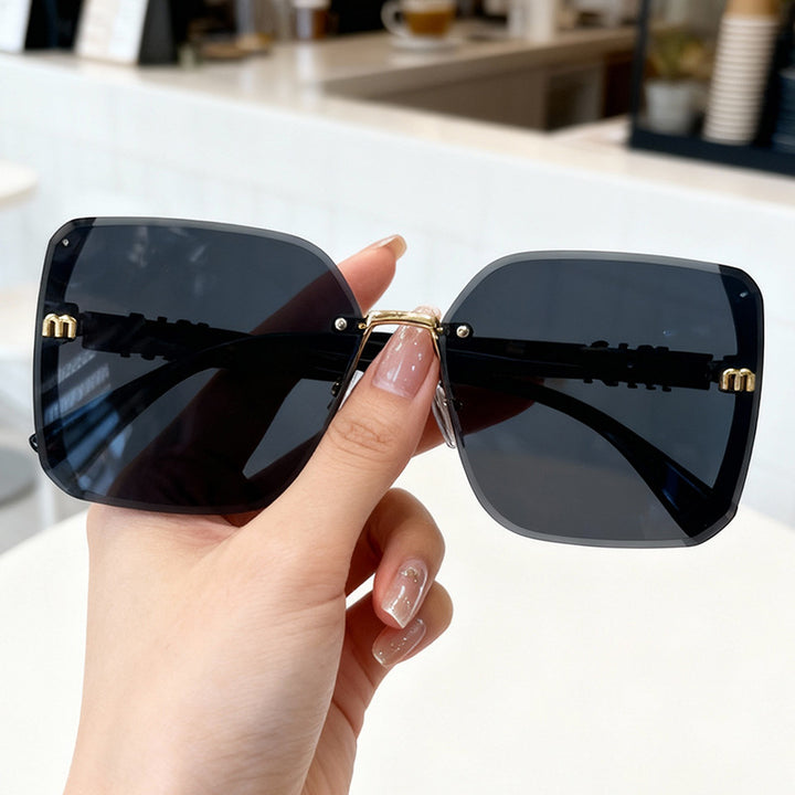 Fashionable Oversized Sunglasses Stornfield